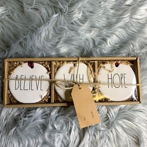 🆕Rae Dunn 3pc ceramic Christmas ornament set